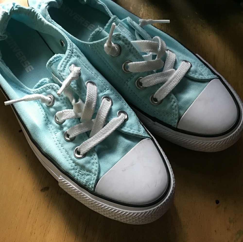 Light blue Converse shorelines size 8